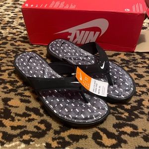 Nike Women’s Ultra Comfort Thong Print Women’s Sandals Size 11